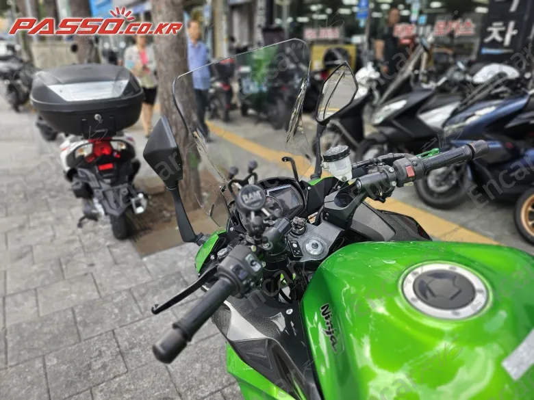 KAWASAKI Z 1000 SX - фото 6
