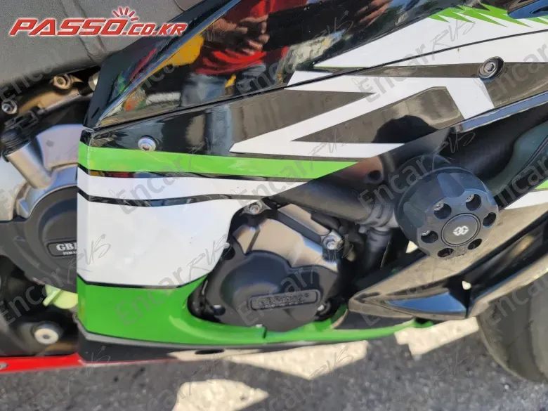 Kawasaki Zx 10 R - фото 4