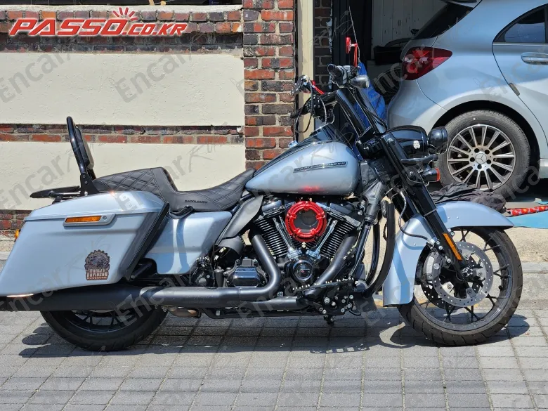 HARLEY-DAVIDSON ROAD KING SPECIAL - фото 0