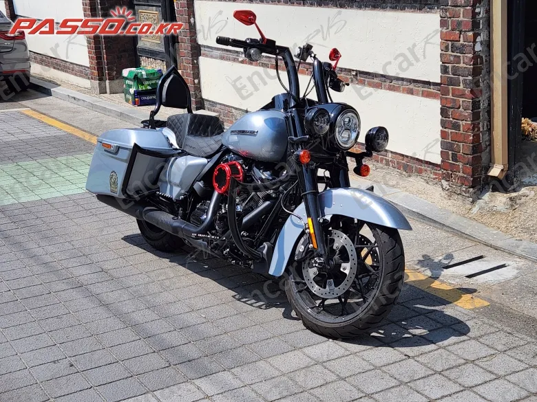HARLEY-DAVIDSON ROAD KING SPECIAL - фото 1