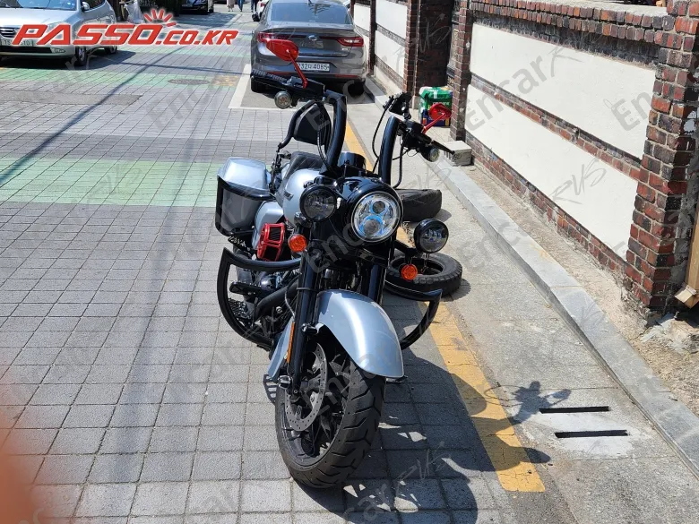 HARLEY-DAVIDSON ROAD KING SPECIAL - фото 3