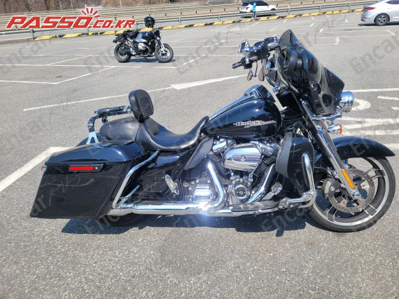 HARLEY-DAVIDSON FLHX - фото 0