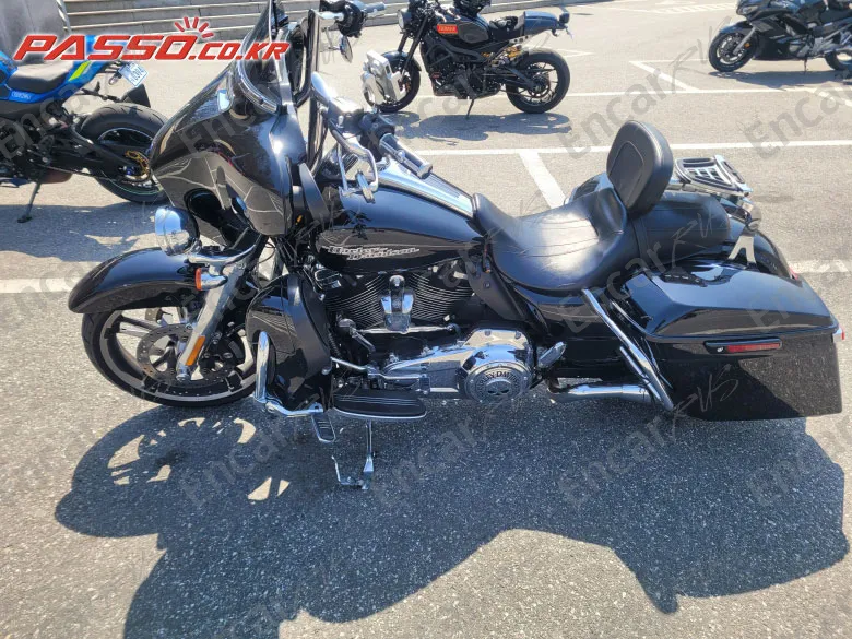 HARLEY-DAVIDSON FLHX - фото 1