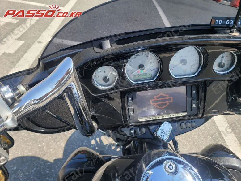 HARLEY-DAVIDSON FLHX - фото 3