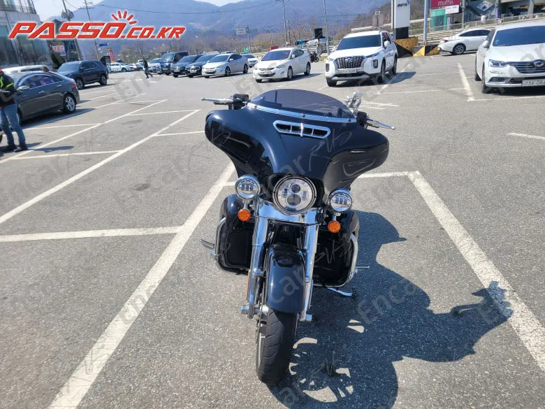 HARLEY-DAVIDSON FLHX - фото 4