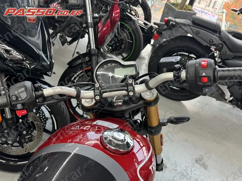 TRIUMPH SPEED FOUR - фото 3