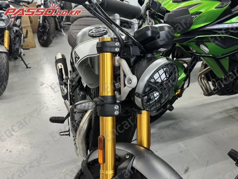 Triumph Speed Four - фото 6