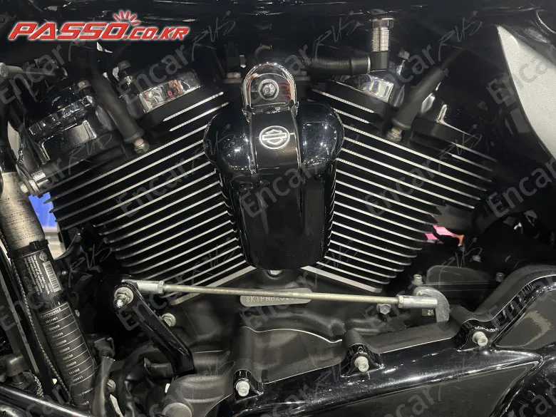 HARLEY-DAVIDSON ROAD GLIDE SPECIAL - фото 3