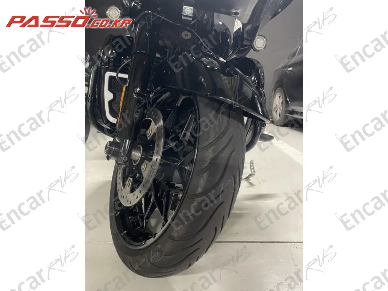 HARLEY-DAVIDSON ROAD GLIDE SPECIAL - фото 4