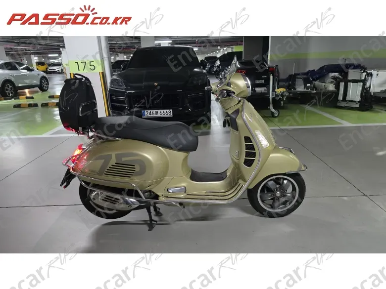 VESPA GTS 300 75TH SPECIAL EDITION - фото 0