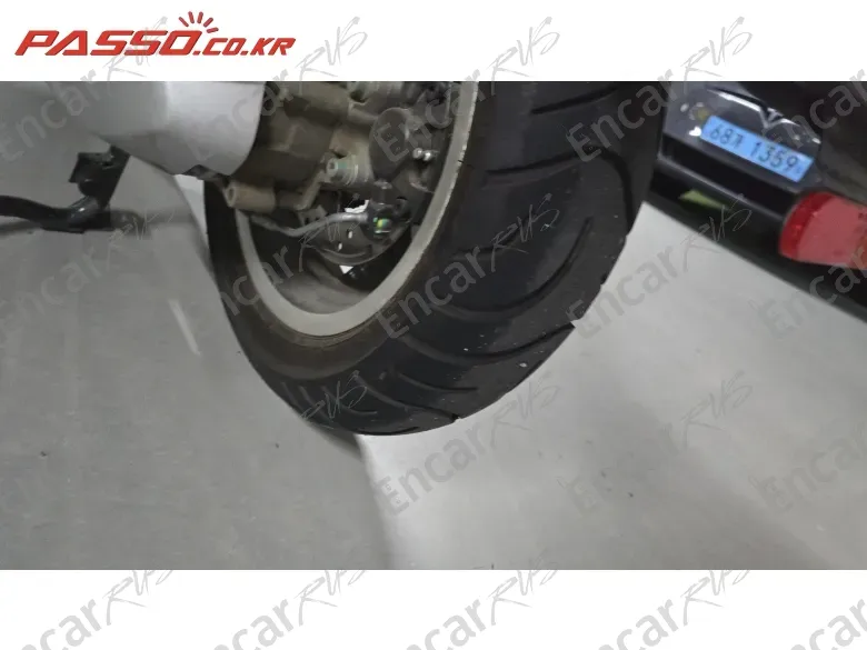 VESPA GTS 300 75TH SPECIAL EDITION - фото 6