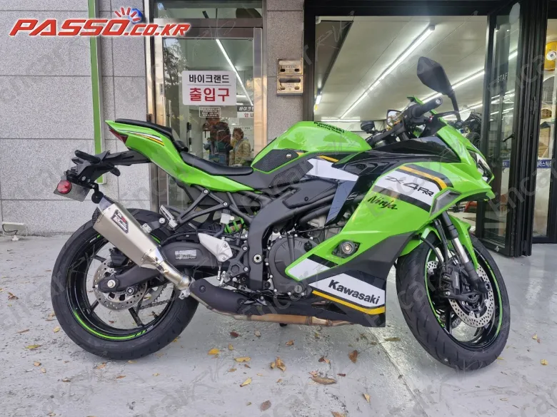 KAWASAKI NINJA ZX 4 RR - фото 0