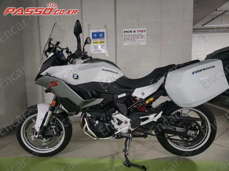 BMW F 900 XR - фото 1