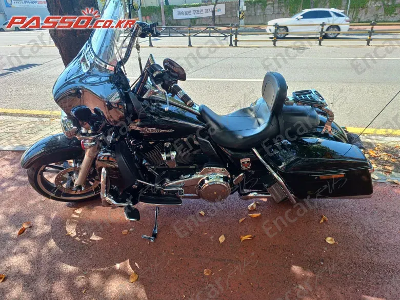 HARLEY-DAVIDSON FLHX - фото 1