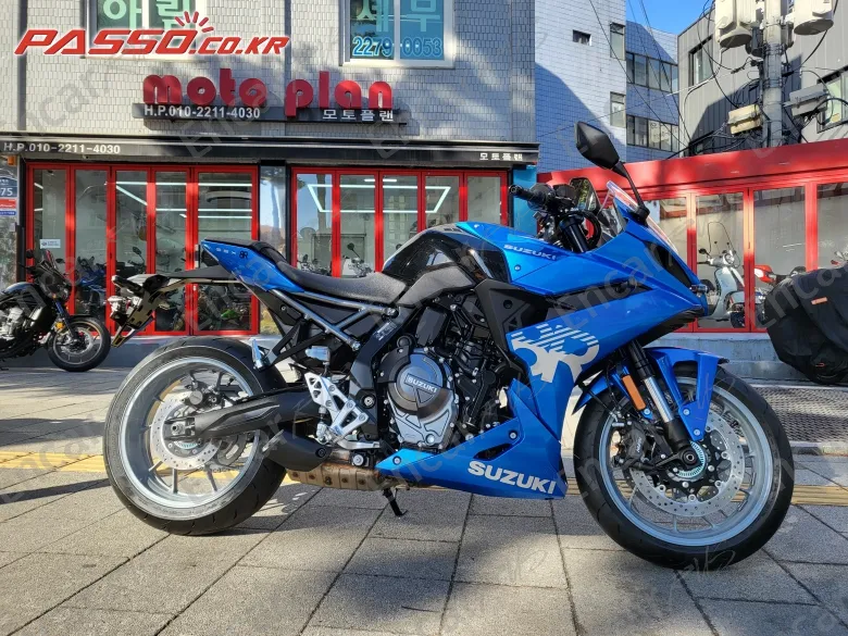 Suzuki Gsx 8 R - фото 0