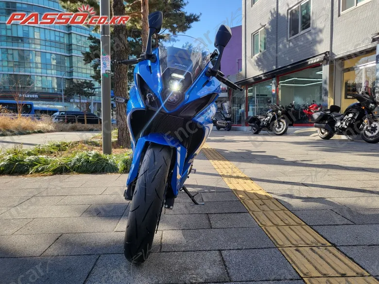 Suzuki Gsx 8 R - фото 4