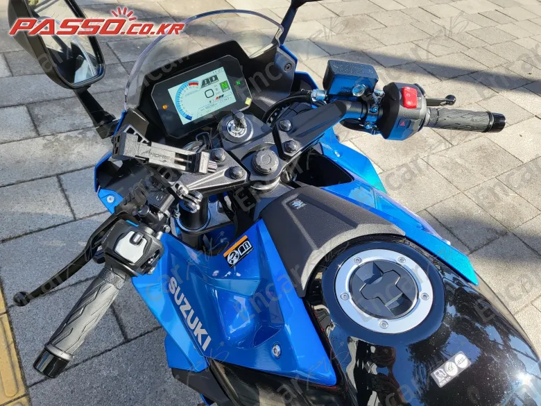 Suzuki Gsx 8 R - фото 5