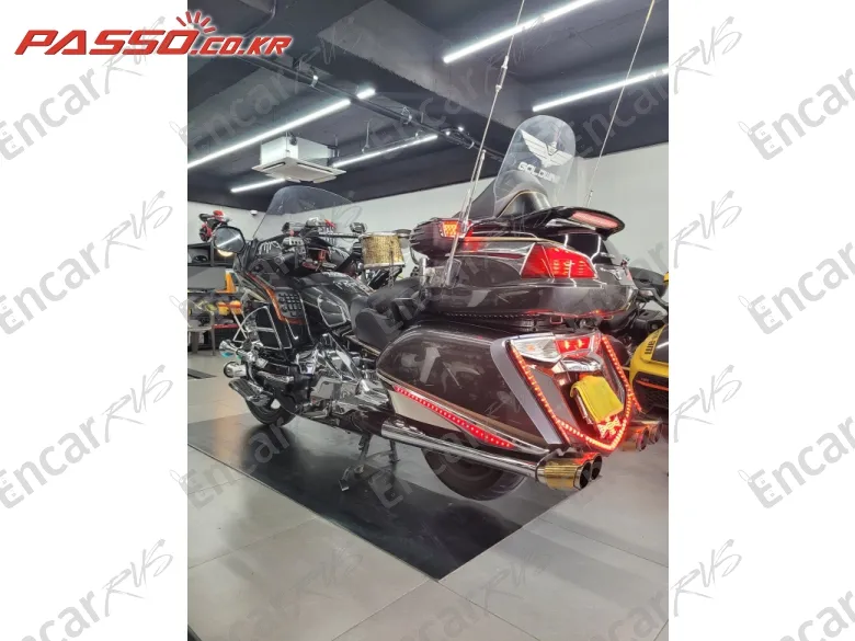 HONDA GOLDWING 1800 - фото 1