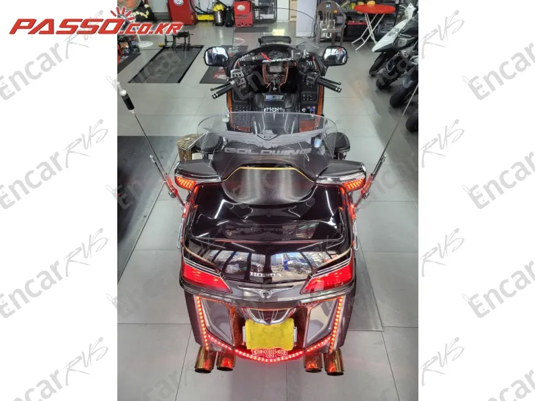 HONDA GOLDWING 1800 - фото 2
