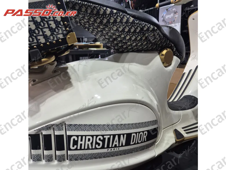 VESPA 946 CHRISTIAN DIOR EDITION - фото 6