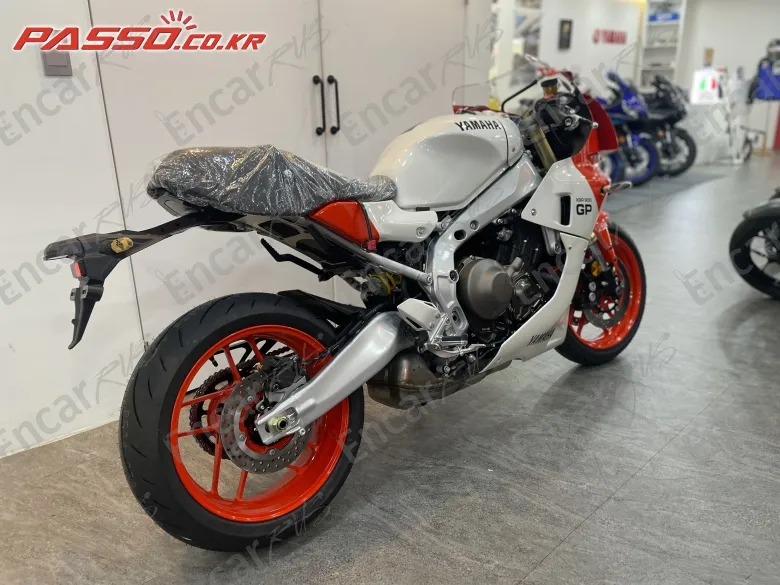 YAMAHA XSR 900 GP - фото 2