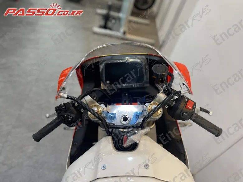 YAMAHA XSR 900 GP - фото 3