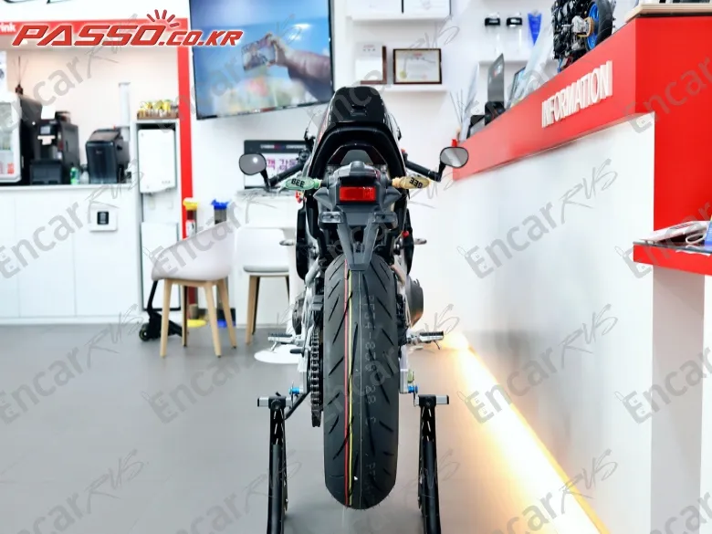 YAMAHA XSR 900 GP - фото 2