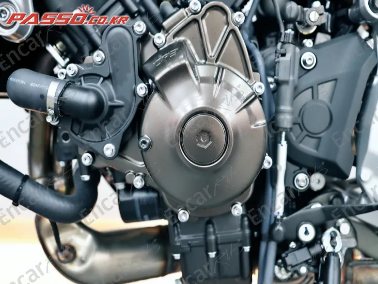 YAMAHA XSR 900 GP - фото 4