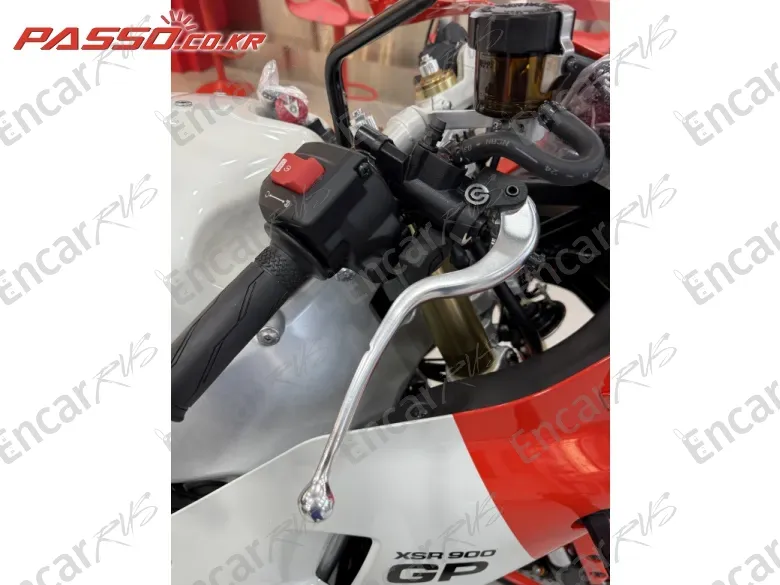 YAMAHA XSR 900 GP - фото 3