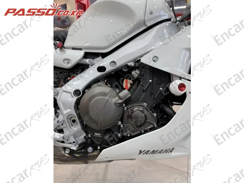 YAMAHA XSR 900 GP - фото 4