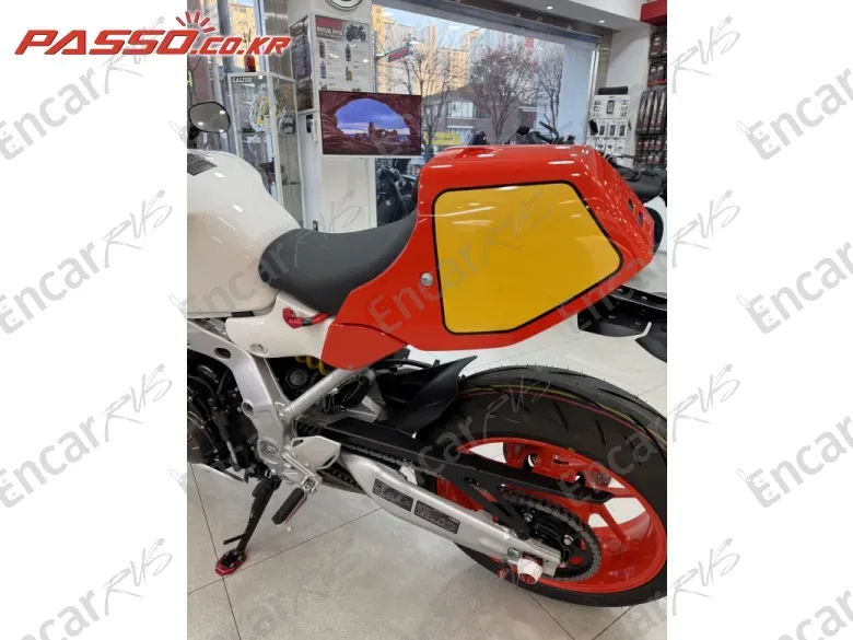 YAMAHA XSR 900 GP - фото 6