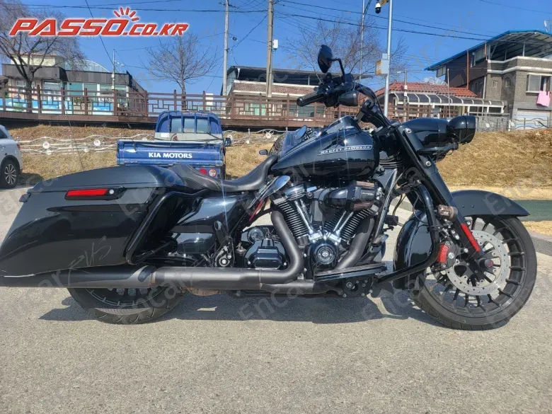 HARLEY-DAVIDSON ROAD KING SPECIAL - фото 0