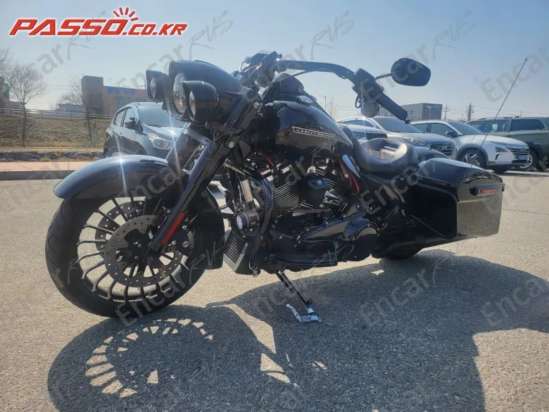 HARLEY-DAVIDSON ROAD KING SPECIAL - фото 5