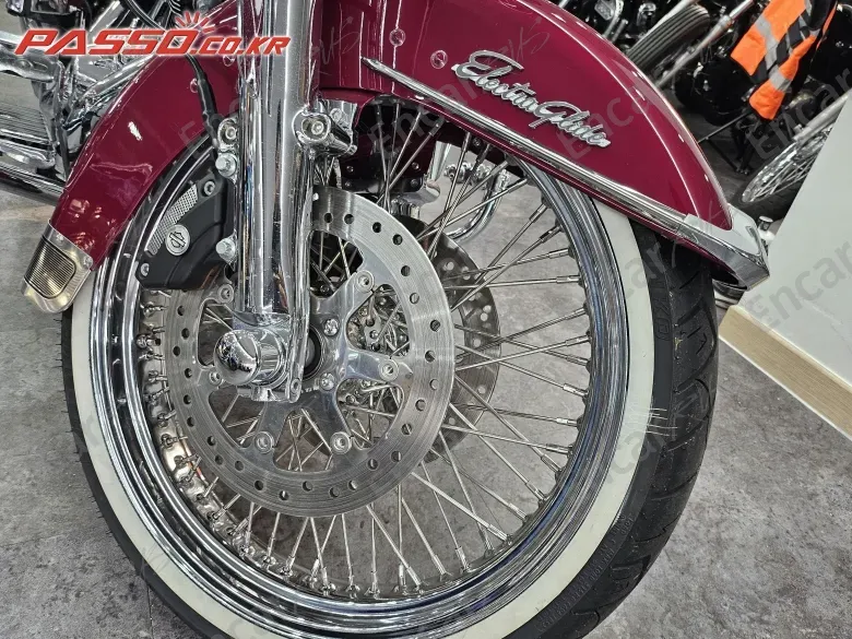 Harley-Davidson Electra Glide Highway King - фото 5