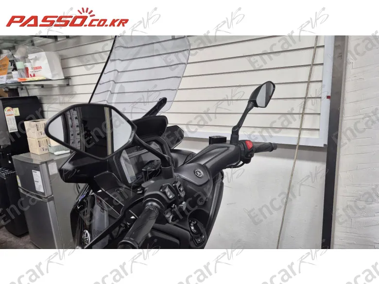 YAMAHA X MAX 300 ABS - фото 3