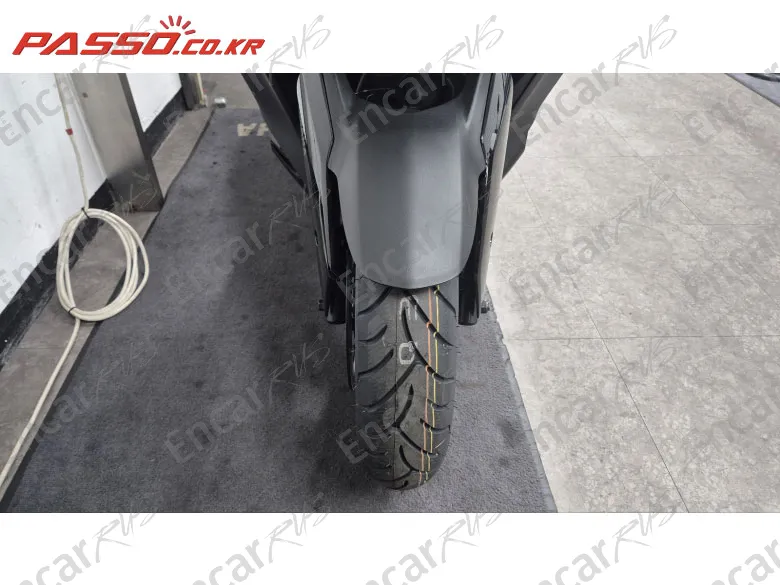 YAMAHA X MAX 300 ABS - фото 5
