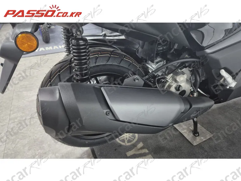 YAMAHA X MAX 300 ABS - фото 6