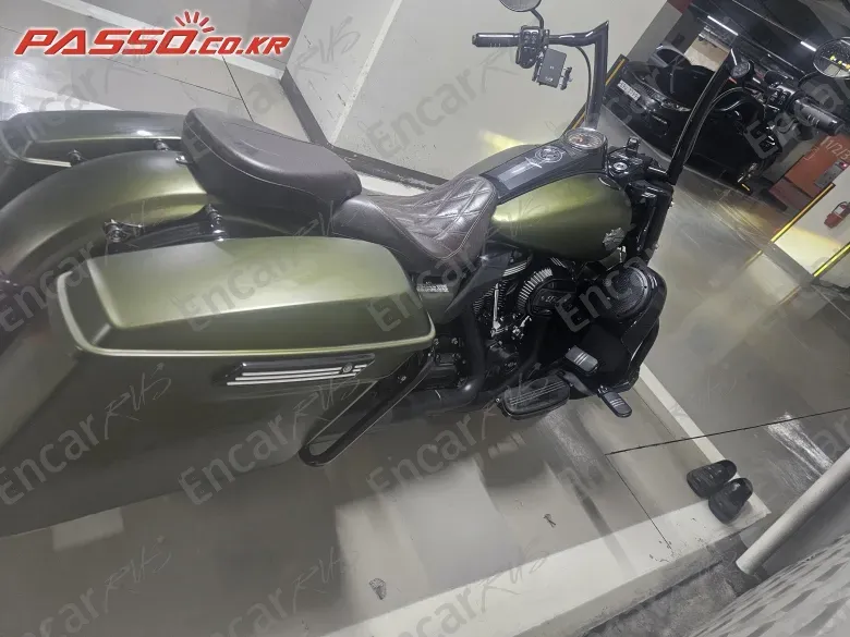 HARLEY-DAVIDSON ROAD KING SPECIAL - фото 1