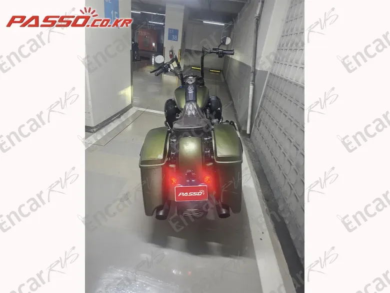 HARLEY-DAVIDSON ROAD KING SPECIAL - фото 2