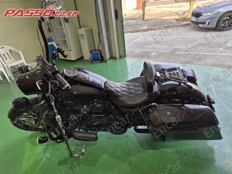 HARLEY-DAVIDSON ROADKING SPECIAL - фото 1