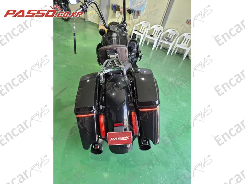 HARLEY-DAVIDSON ROADKING SPECIAL - фото 2