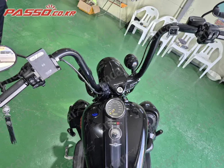 HARLEY-DAVIDSON ROADKING SPECIAL - фото 3