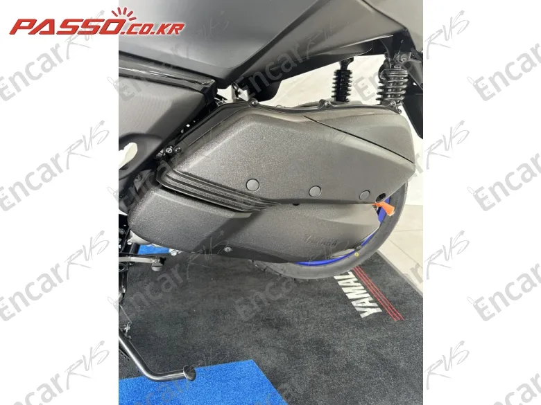 YAMAHA X MAX 300 ABS - фото 4