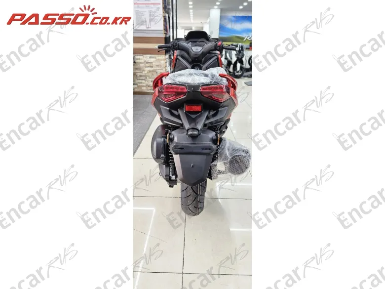 YAMAHA X MAX 300 ABS - фото 2