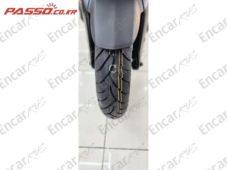 YAMAHA X MAX 300 ABS - фото 5