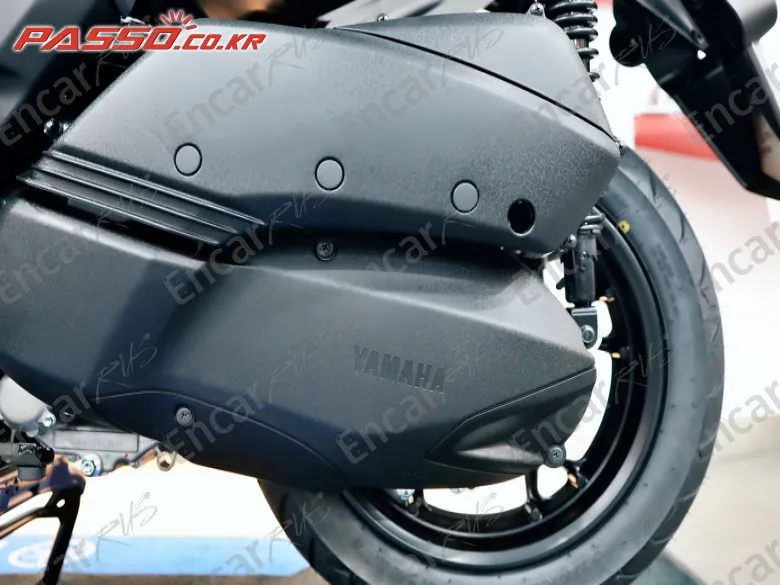 YAMAHA X MAX 300 ABS - фото 4