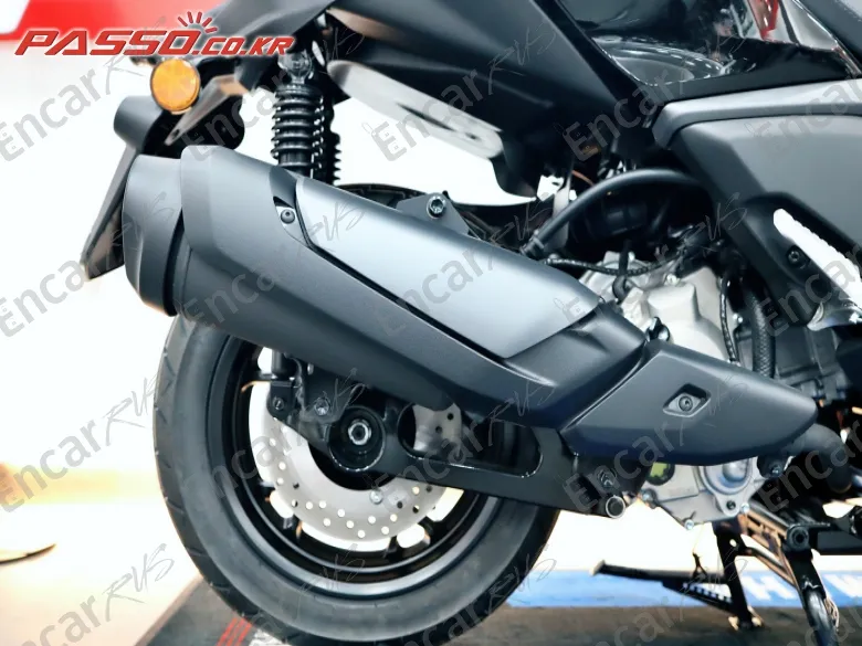 YAMAHA X MAX 300 ABS - фото 6