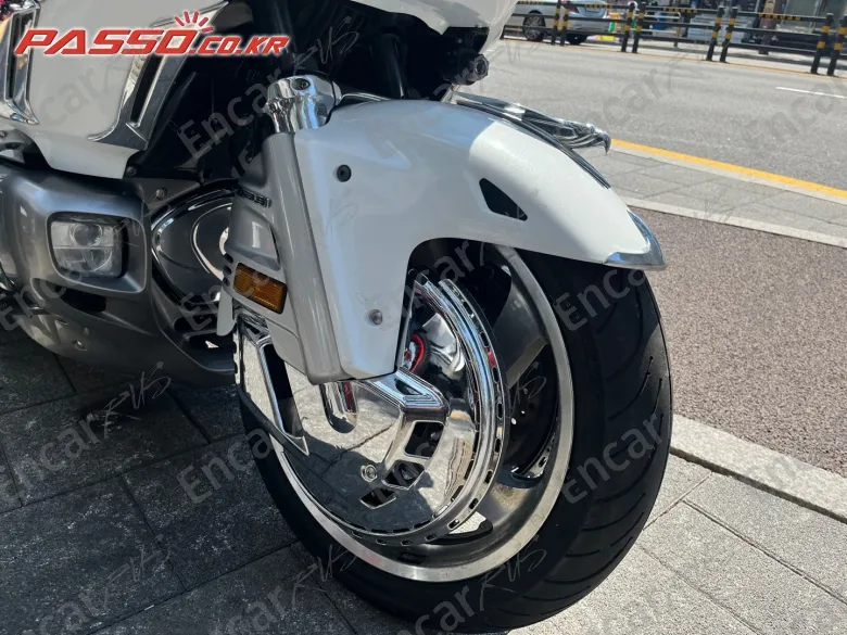 HONDA GOLDWING 1800 - фото 2
