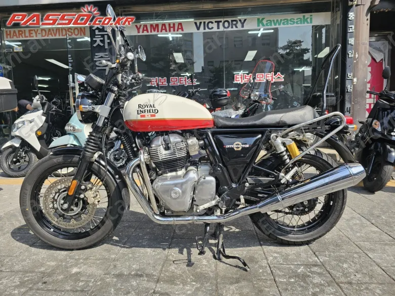 Royal Enfield Interceptor 650 - фото 1