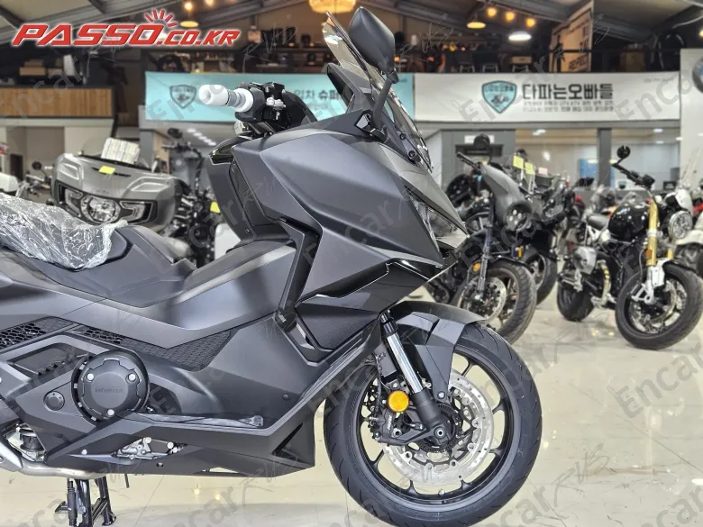 Honda Forza 750 - фото 5